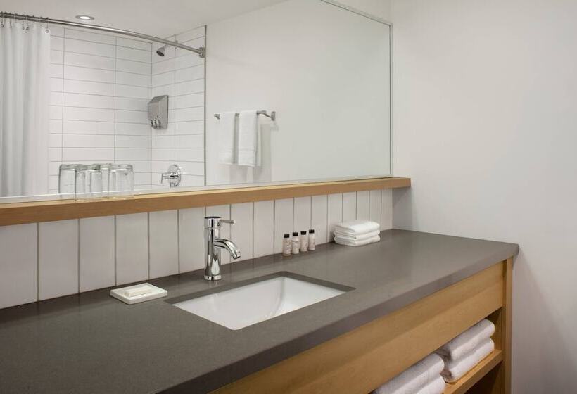 ペントハウスルーム, Delta Hotels By Marriott Mont Sainte Anne, Resort & Convention Center