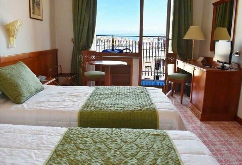 Номер Стандарт Трехместный, Grand Hotel Cesare Augusto