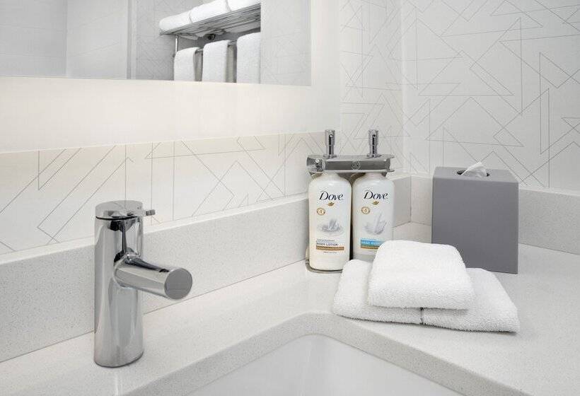 Номер Стандарт 2 Двуспальные Кровати, Holiday Inn Express Washington Dc Bw Parkway, An Ihg
