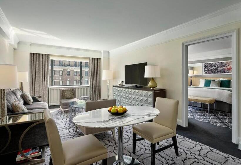 سوییت, Loews Regency  New York