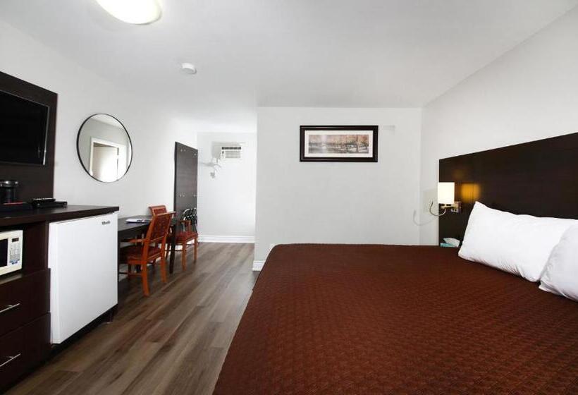 带大床的经典房间, Cedar Lodge Motel