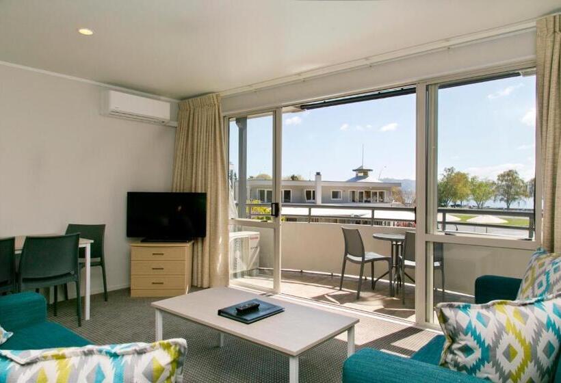 Standard studio with lake view, Anchorage Resort Taupo Nz