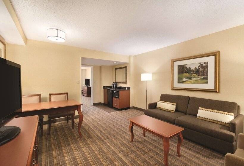 장애인을 위한 스위트, Embassy Suites Greenville Golf Resort & Conference Center