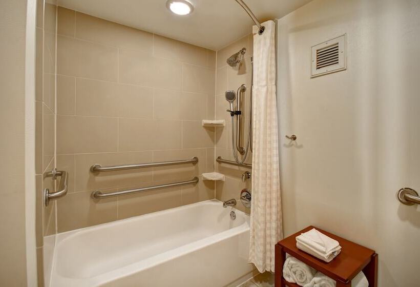 장애인을 위한 스위트, Embassy Suites Greenville Golf Resort & Conference Center