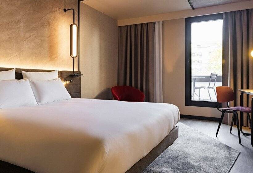 Номер Executive, Novotel Paris Suresnes Longchamp