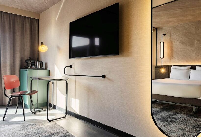 Номер Executive, Novotel Paris Suresnes Longchamp