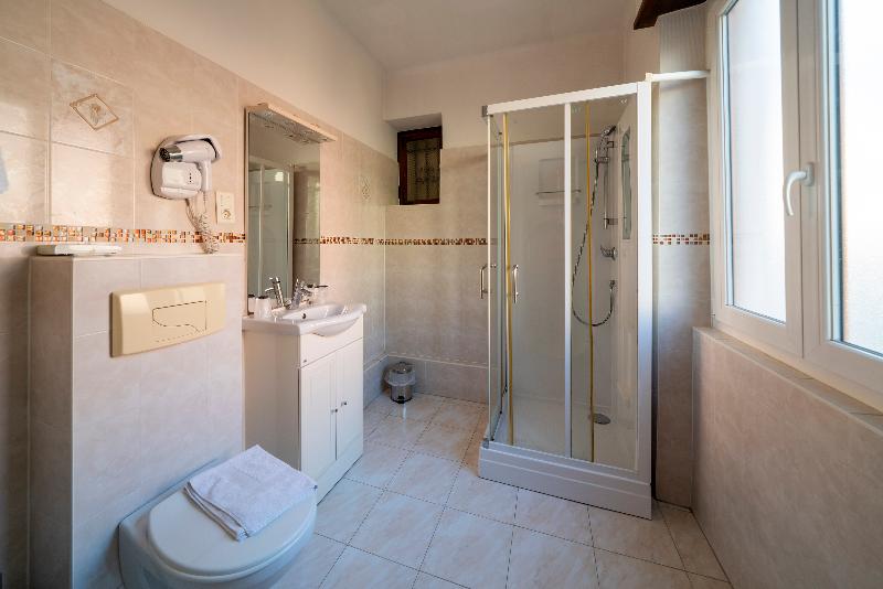 Номер Стандарт Трехместный, Hôtel Du Parc, Restaurant, Spa & Wellness