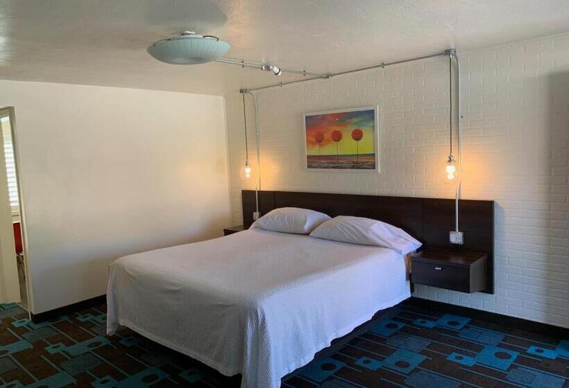 Номер Deluxe Кровать Кинг, The Sands Motel