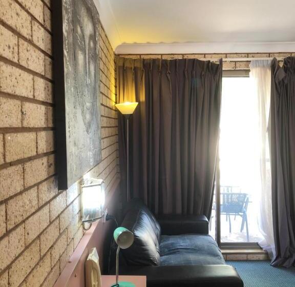Номер Deluxe с Балконом, Alamo Motor Inn
