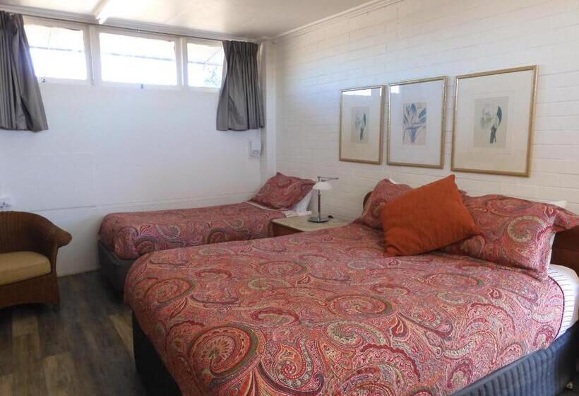 스탠다드 스튜디오, Dalby Parkview Motel