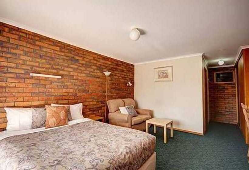 디럭스 룸, Golden Palms Motel