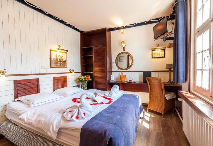 Номер Стандарт Вид на Сад, Boat Hotel De Barge