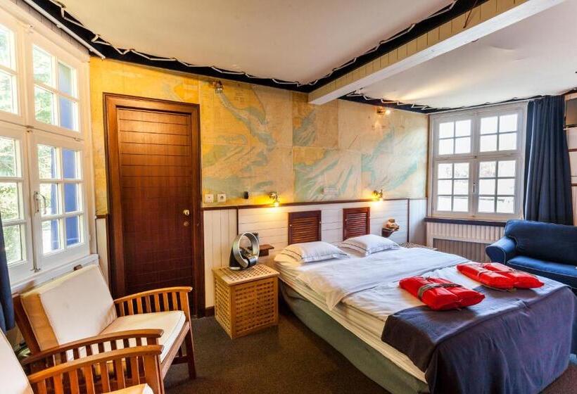 Номен Superior с Гидромассажем, Boat Hotel De Barge