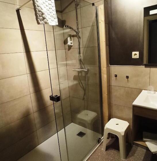 غرفة قياسية ثلاثية ذات اطلالة, Le Chalet