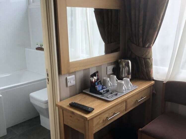 Семейный Номер, The Dog & Partridge Country Inn