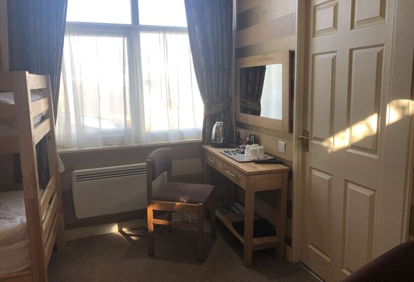 Семейный Номер, The Dog & Partridge Country Inn