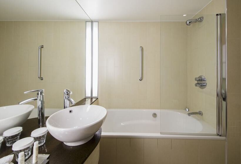 Номер Стандарт, Doubletree By Hilton London Heathrow Airport