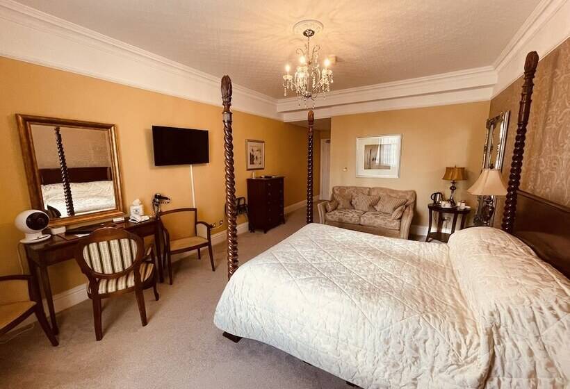 Номер Стандарт, Nuthurst Grange Country House