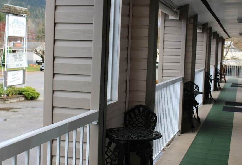 スタンダードルーム, Monashee Lodge