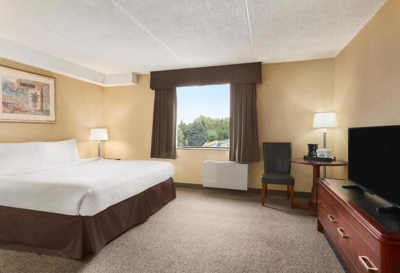 Quarto Standard Cama King, Days Inn By Wyndham Fallsview
