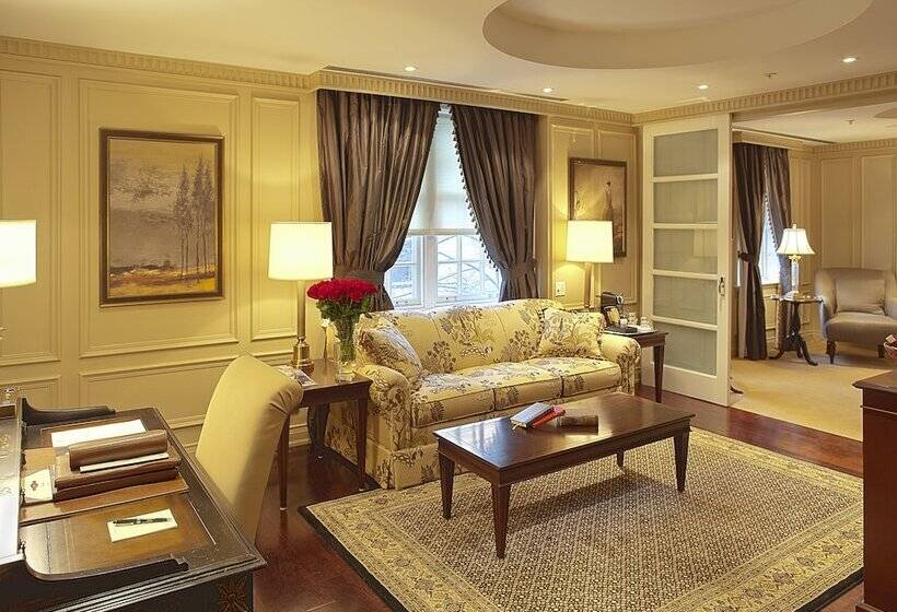 סוויטה דלוקס, Windsor Arms