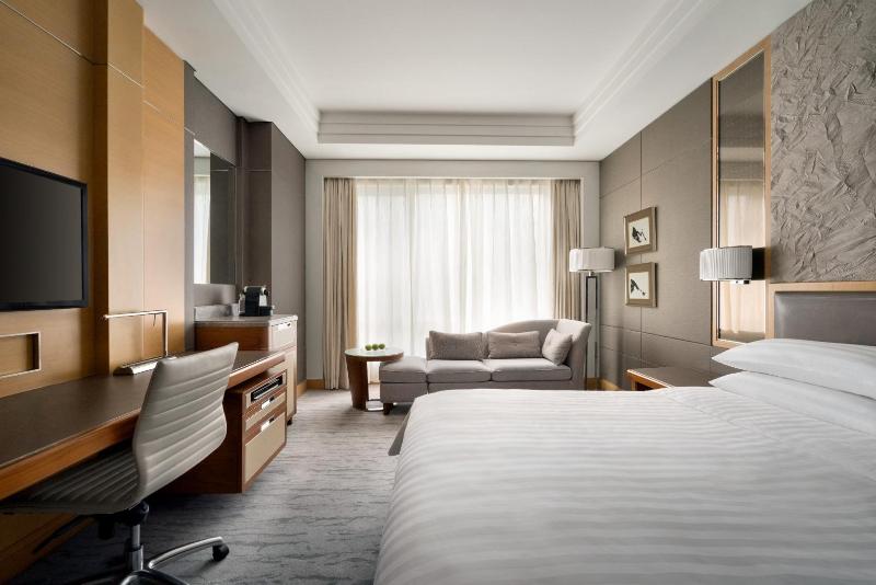 Club Room King Bed, Kerry Hotel, Beijing By Shangri La
