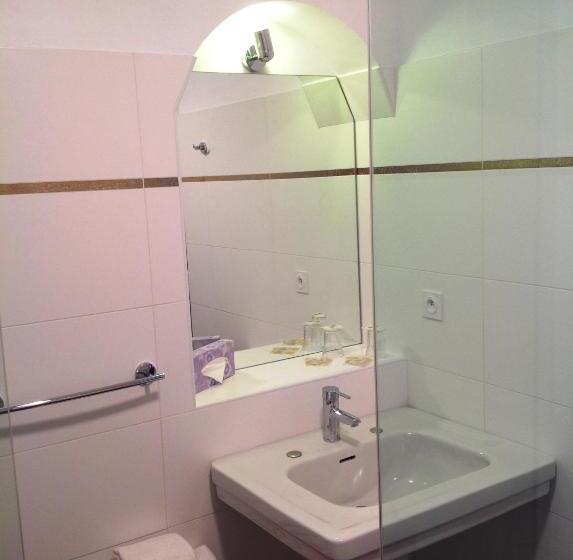 Четырехместный Номер Стандарт, Grand Hôtel De La Poste