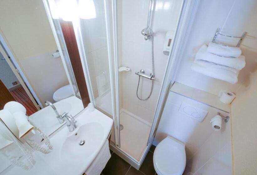 Семейный Номер, Inn Design Poitiers Sud