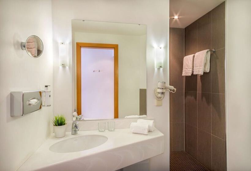 Номер Стандарт, Dusseldorf Krefeld Affiliated By Melia
