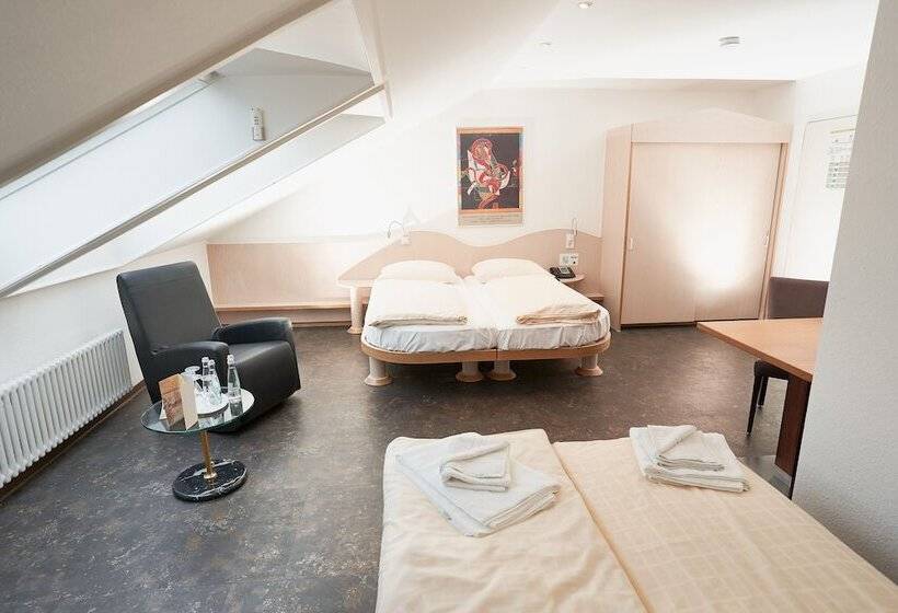 스탠다드 트리플 룸, Stadthotel Engel