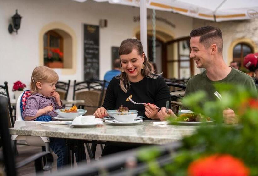 Номер Стандарт Трехместный, Schlosshotel Klaffenbach