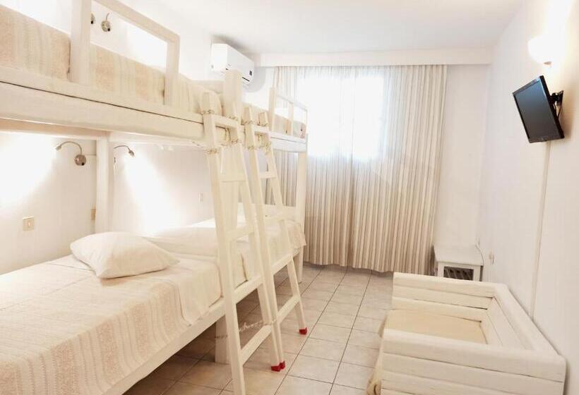 经济四人房间, Polos Hotel Paros