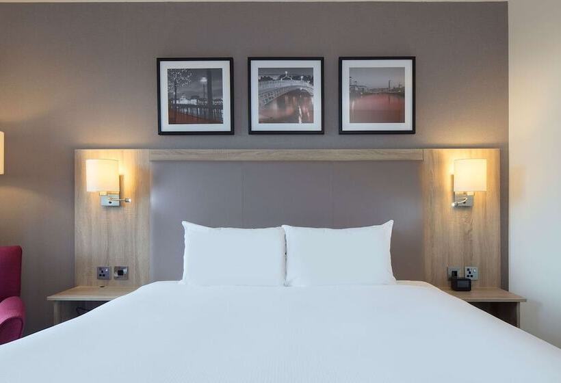 스탠다드 룸 더블 침대, Hilton Garden Inn Dublin City Centre