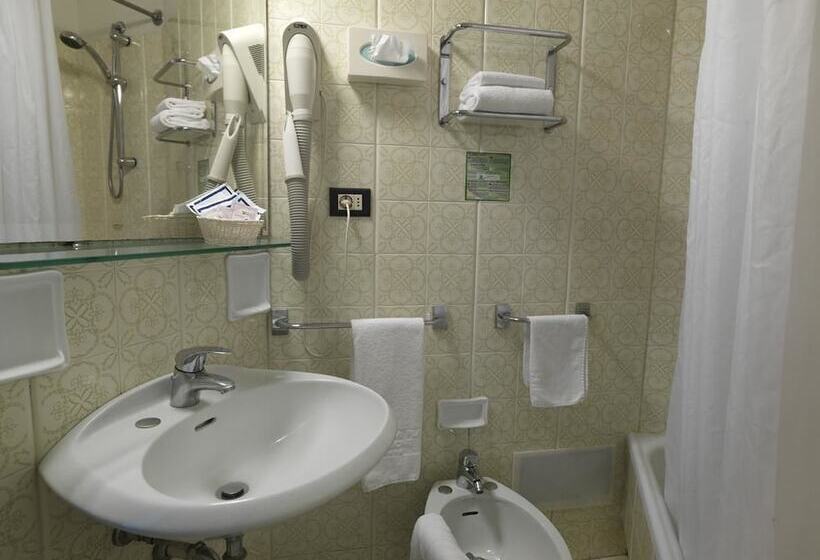 Standard Room Double Bed Sea View, Color Alexandra Plaza Family