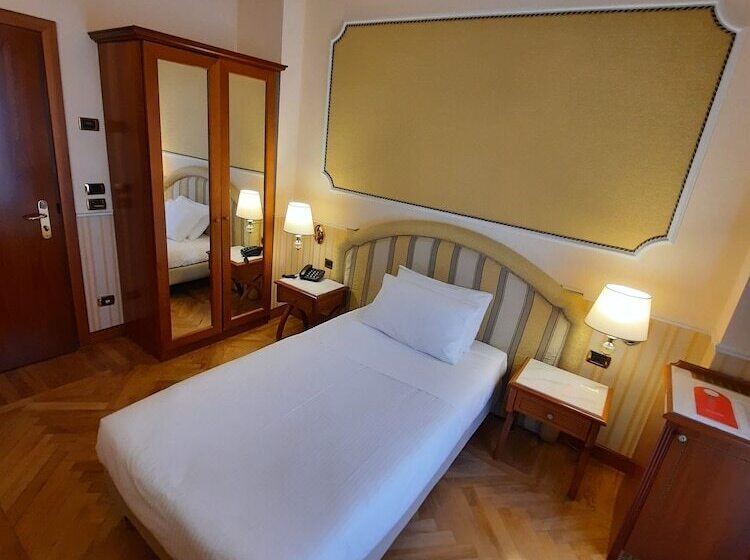 اتاق استاندارد یک نفره, Andreola Central
