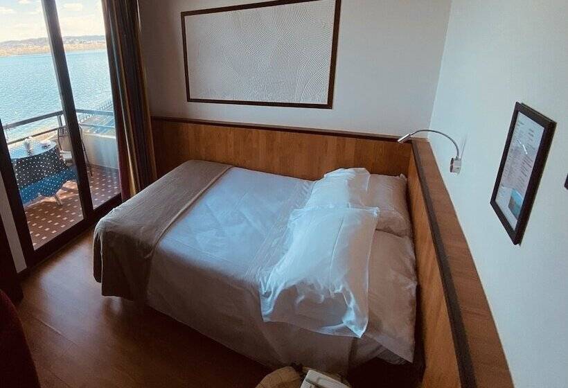 غرفة قياسية مطلّة علي البحيرة, Concorde