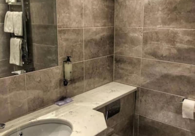 스탠다드 트리플 룸, Yeats Country Hotel, Spa & Leisure Club