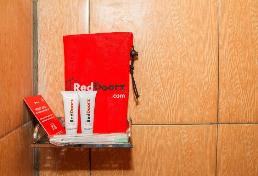 Номер Стандарт, Reddoorz Near Kampung Gajah 2