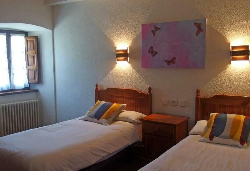 Номер Стандарт, Posada De Roncesvalles