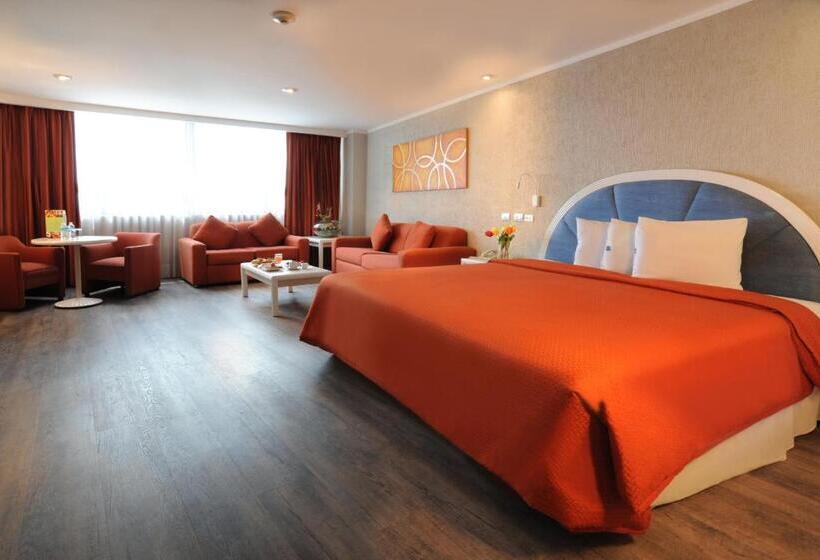 ジュニアスイート, Benidorm