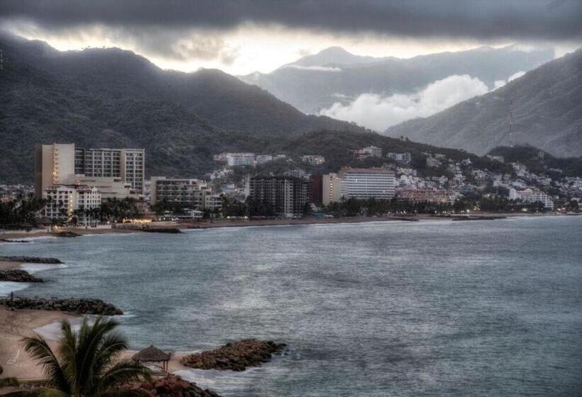 Полулюкс Клуб, Sunscape Puerto Vallarta Resort