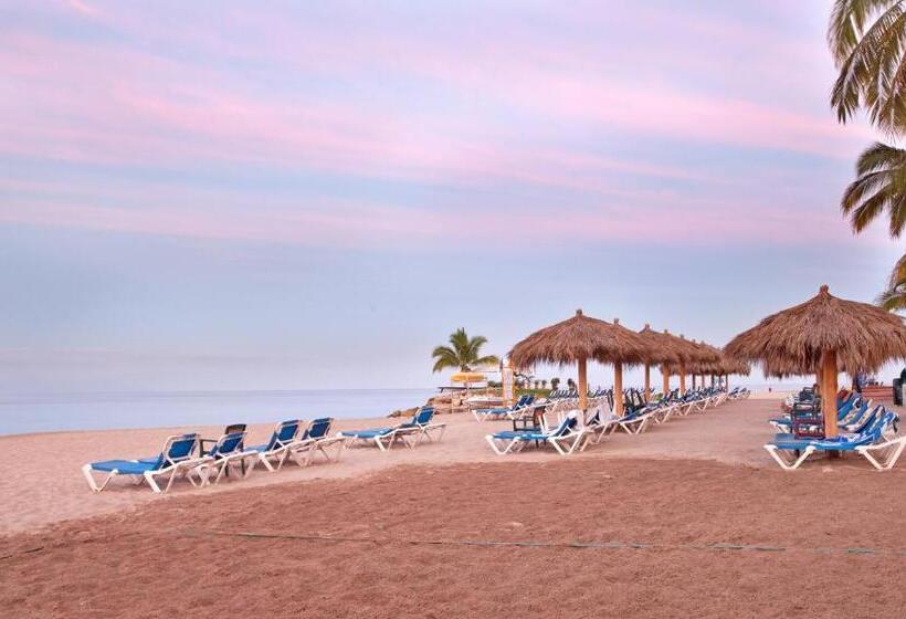 Полулюкс Deluxe Вид на Море, Sunscape Puerto Vallarta Resort