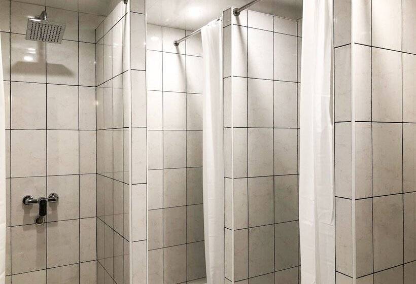 Семейный Номер Совместный Санузел, Makarov Hostel