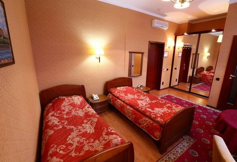 Полулюкс, Postoyalec