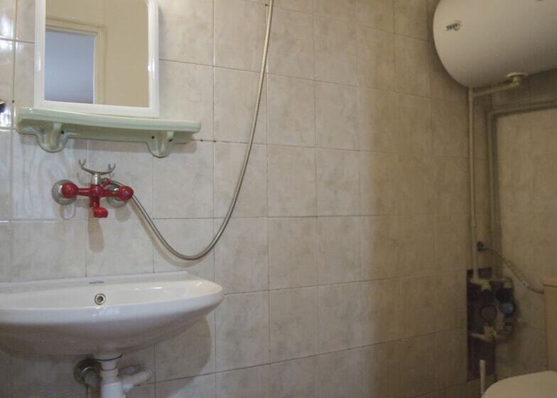 Номер Стандарт Трехместный, Serdika Rooms