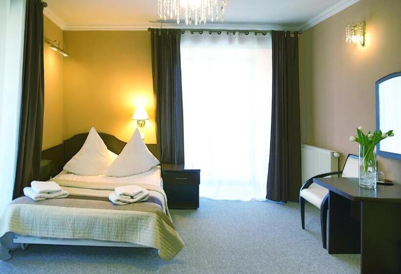 اتاق استاندارد سه نفره, Willa Alexander Resort & Spa   Caloroczny Kryty Basen