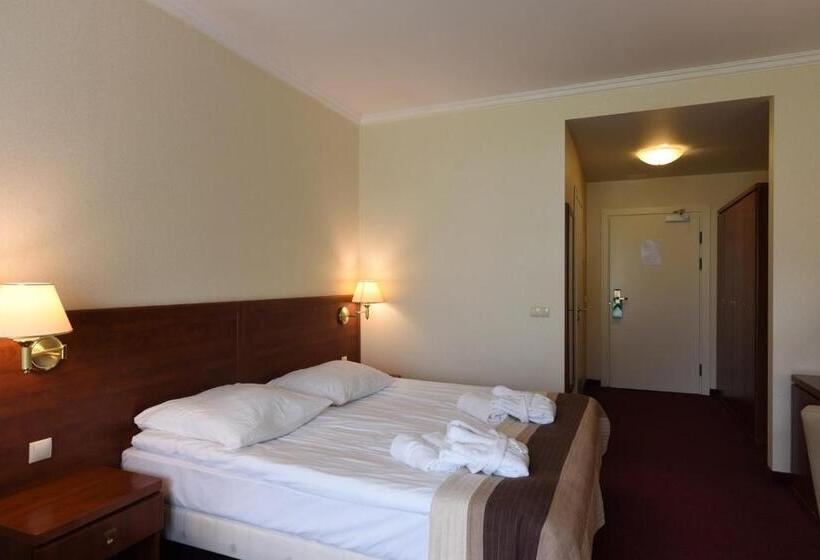 اتاق راحتی سه تخته, Willa Alexander Resort & Spa   Caloroczny Kryty Basen