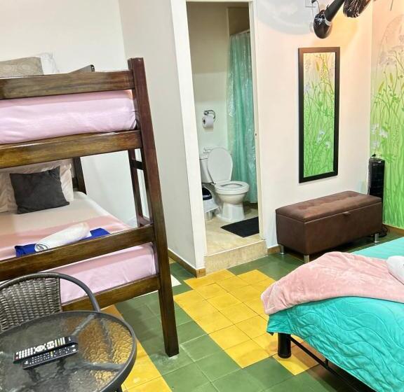 디럭스 트리플 룸, Boutique Stay La 10