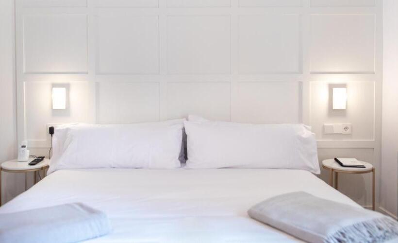 Superior Room with Terrace, Room Mate Cosmo - City Centre, Valencia