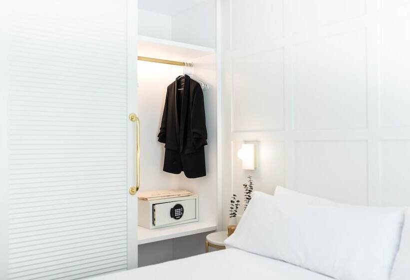 اتاق خانوادگی, Room Mate Cosmo - City Centre, Valencia